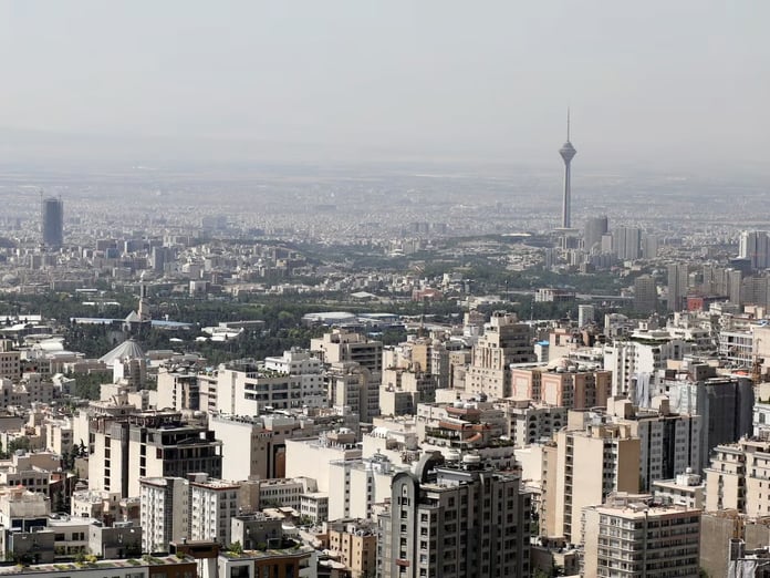 Tahran’da starlink operasyonu: 3 iş yeri mühürlendi