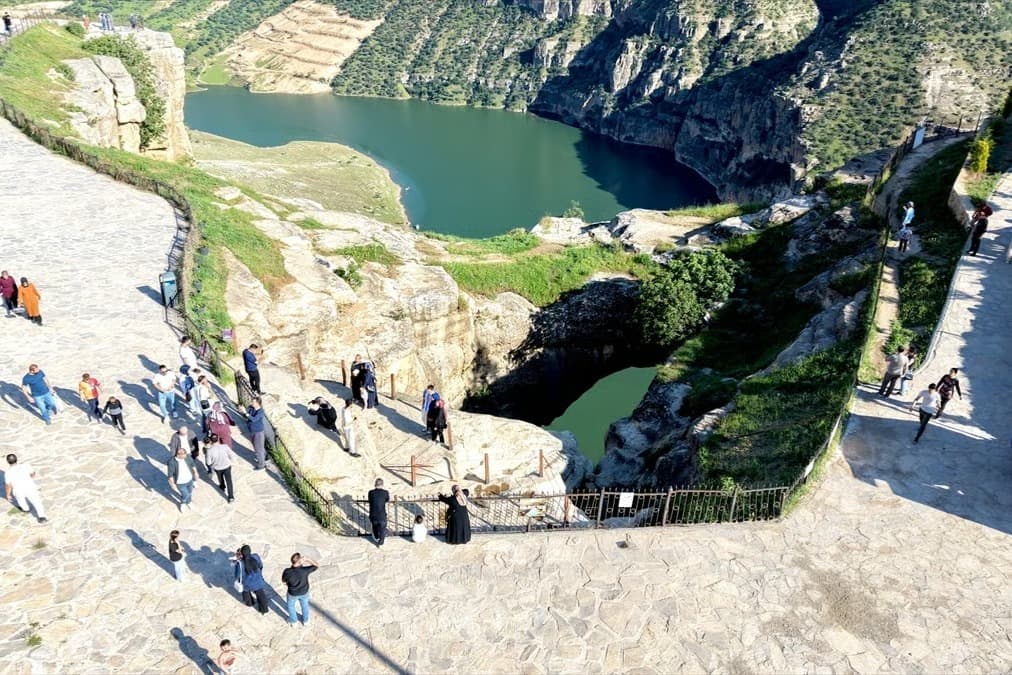 Siirt'te bulunan Botan Vadisi Milli Parkı bayram tatilinde ziyaretçi akınına uğruyor