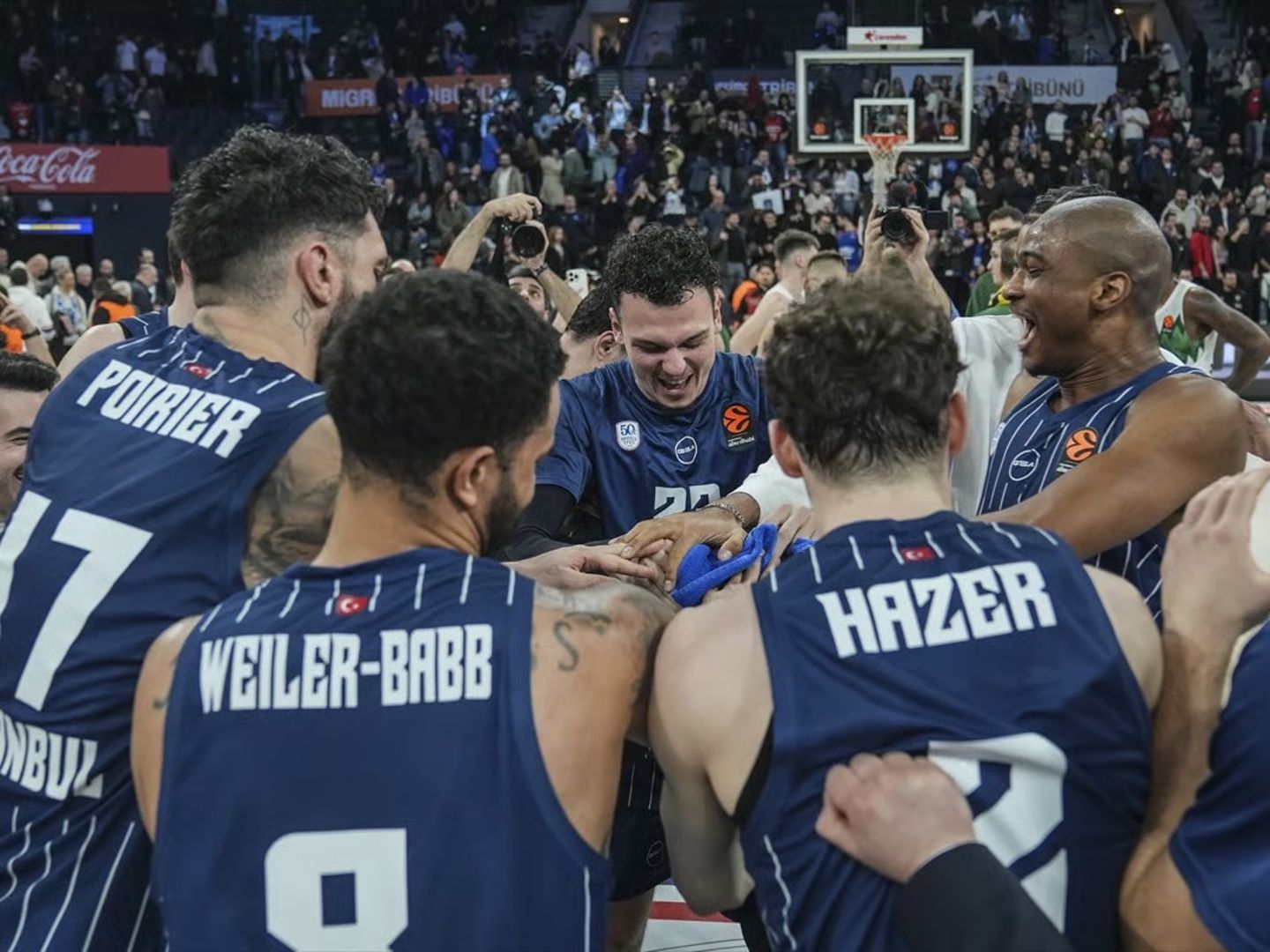 Jordan Loyd yıldızlaştı, Anadolu Efes EuroLeague’de nefes aldı