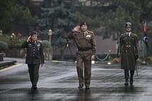 Libya Genelkurmay Başkanı'nı taşıyan uçak düştü