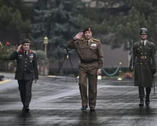 Libya Genelkurmay Başkanı'nı taşıyan uçak düştü