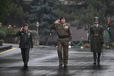 Libya Genelkurmay Başkanı'nı taşıyan uçak düştü