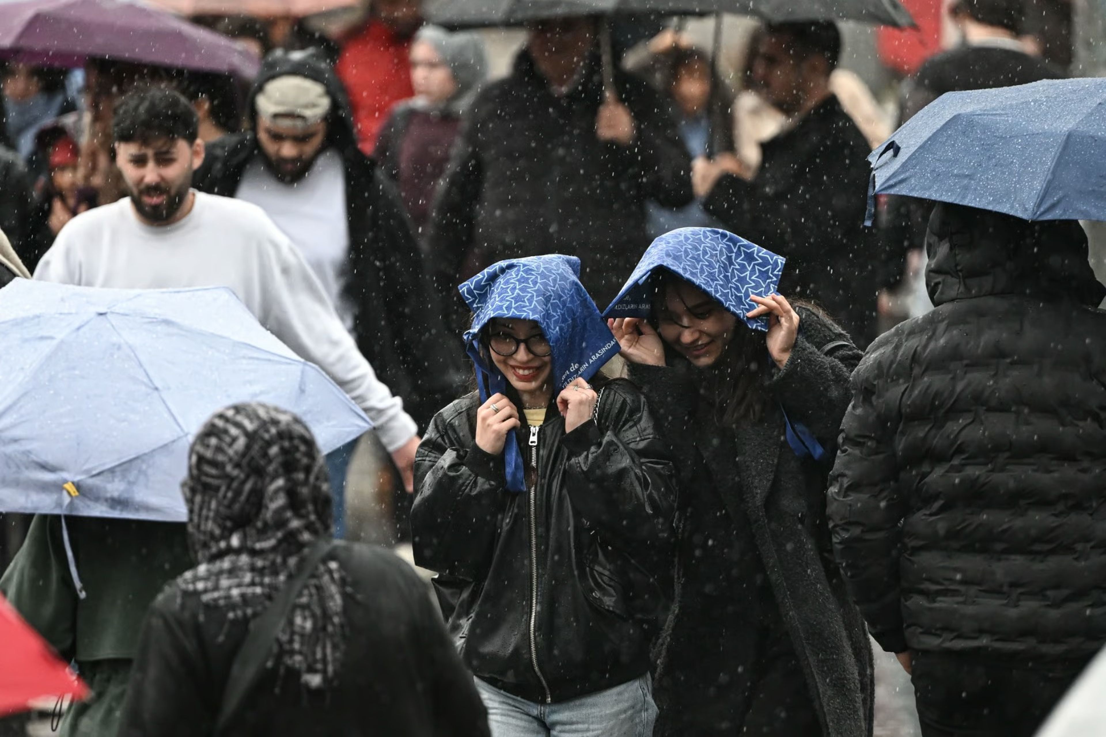 Bakanlıktan çok sayıda il için 'sarı' kodlu uyarı! Sağanak ve kar geliyor