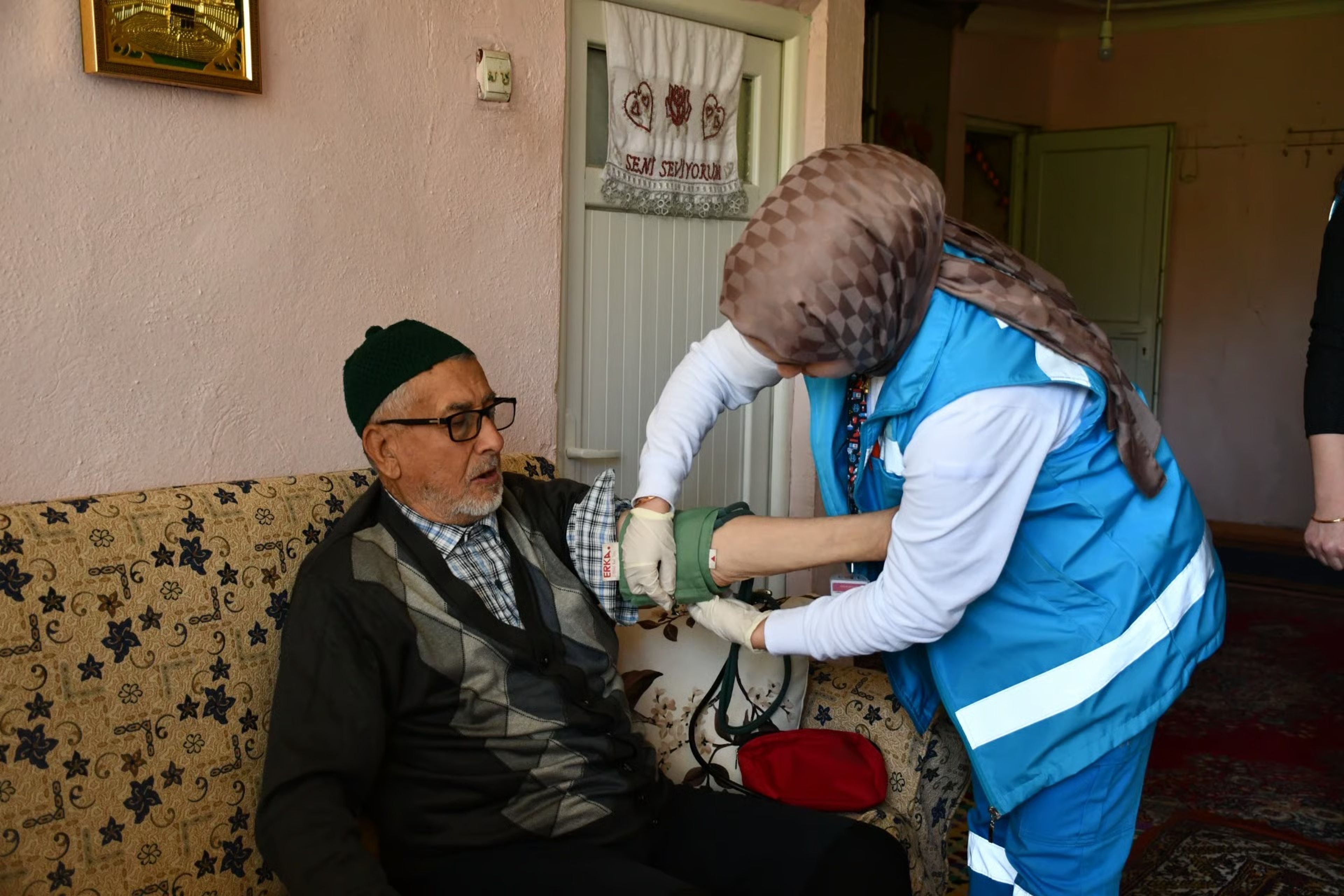 Sağlıkta yeni dönem: Evde Sağlık ve Palyatif Bakım Yönetmeliği yürürlüğe girdi