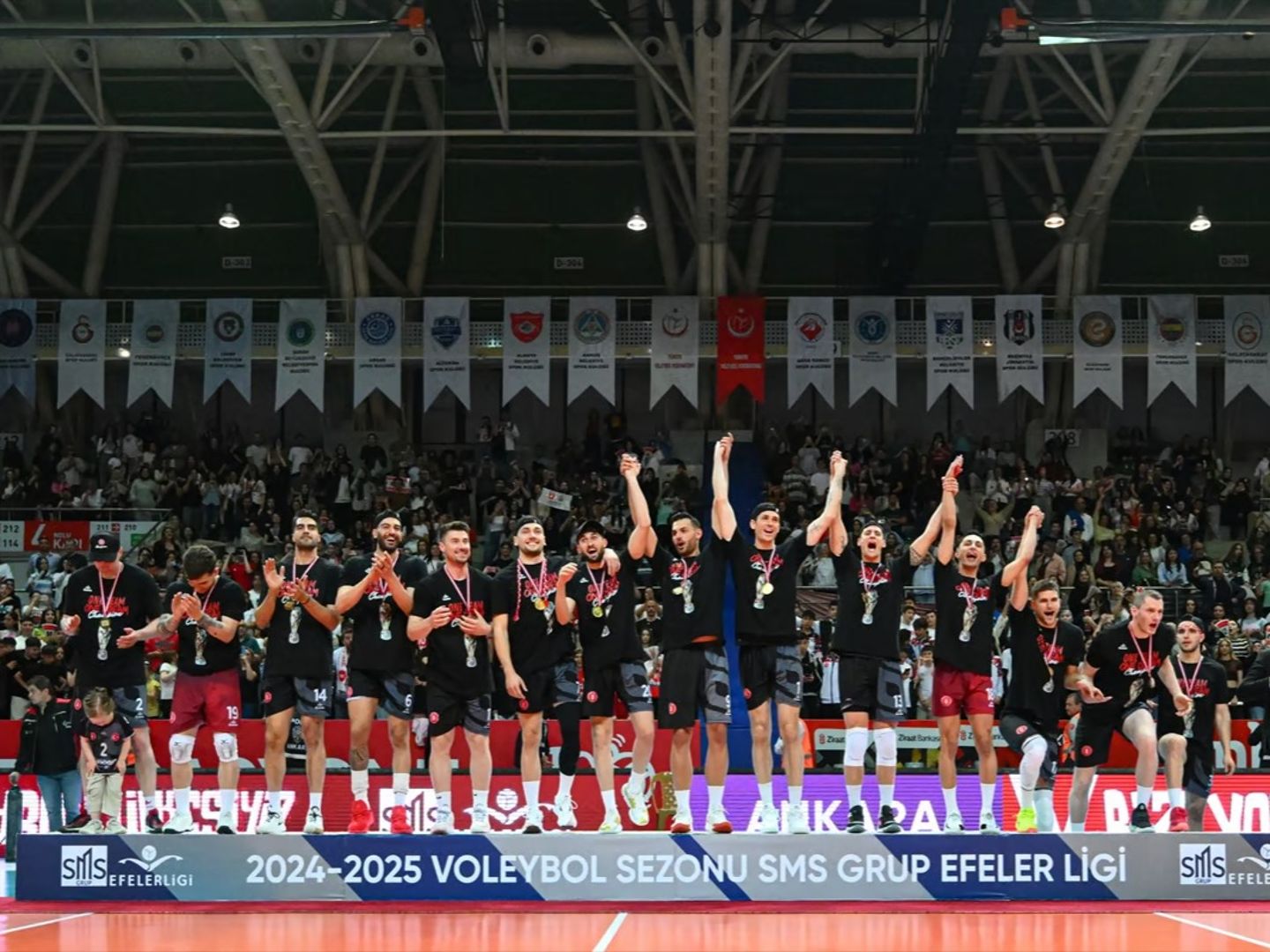 Efeler Ligi'nde Ziraat Bankkart son 5 yılda 4. şampiyonluğunu ilan etti