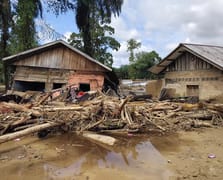 4 ülkeyi vuran sellerde 1400'den fazla kişi hayatını kaybetti