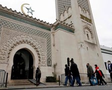 İslam düşmanlığının arttığı Fransa'da camiye saldırı