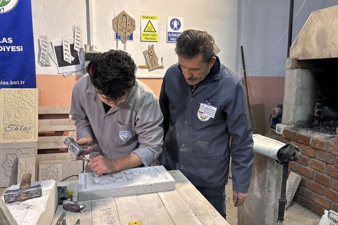 Ahşap oymacılığında yarım asırlık sevda