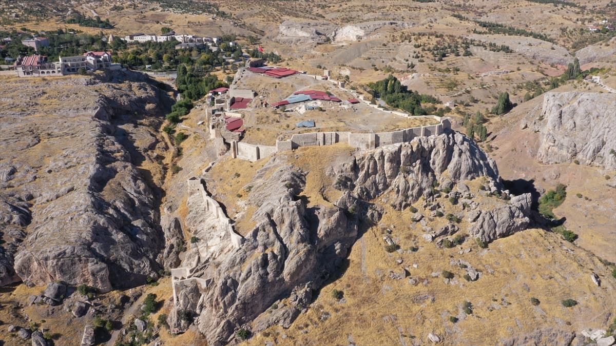 Harput Kalesi'ndeki Roma Dönemine ait gizli geçidin restorasyonu tamamlandı