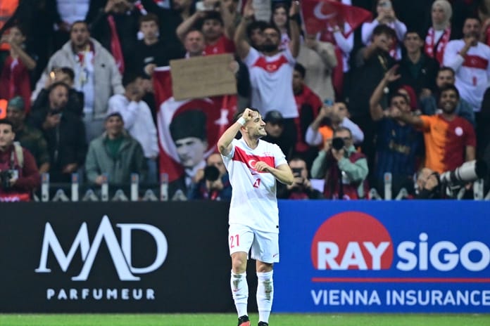 Yunus Akgün ilk yarı skorunu belirledi