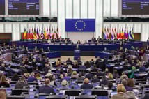 Avrupa Parlamentosu kurumsal cihazlarda yapay zekayı engelledi