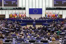 Avrupa Parlamentosu kurumsal cihazlarda yapay zekayı engelledi