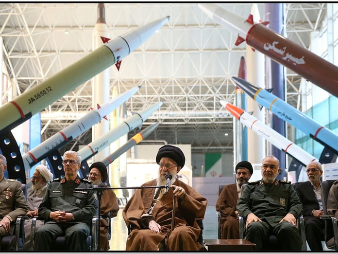 ABD ve İsrail tehditlerine karşı İran askeri hazırlıklarını artırıyor