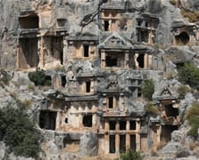 Likya'nın en büyük antik tiyatrosu orijinal taşlarıyla yeniden ayağa kalkıyor