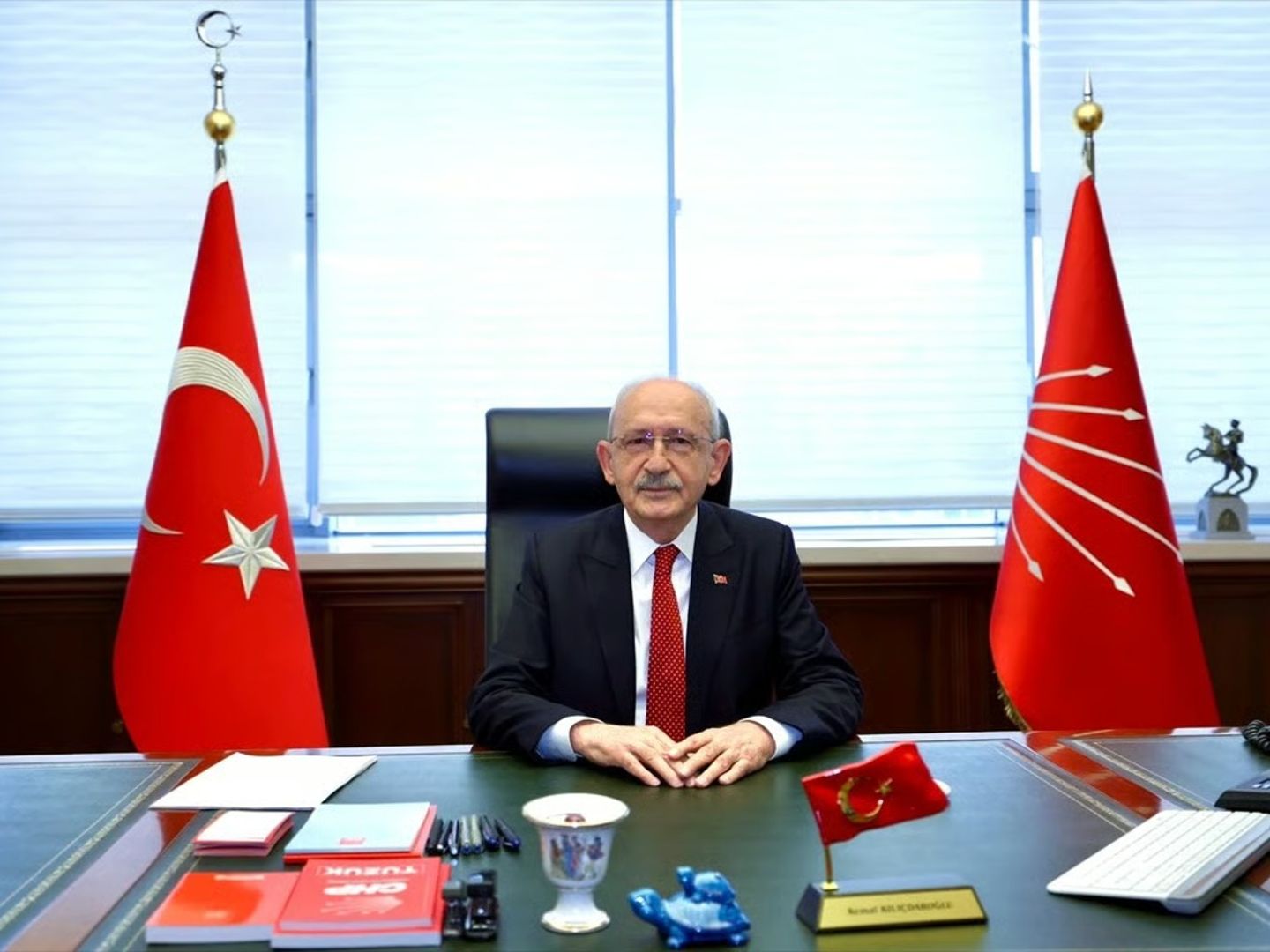 Kemal Kılıçdaroğlu sessizliğini bozdu: "Partiyi hırsızlardan arındırmadan kurultaya gitmem"