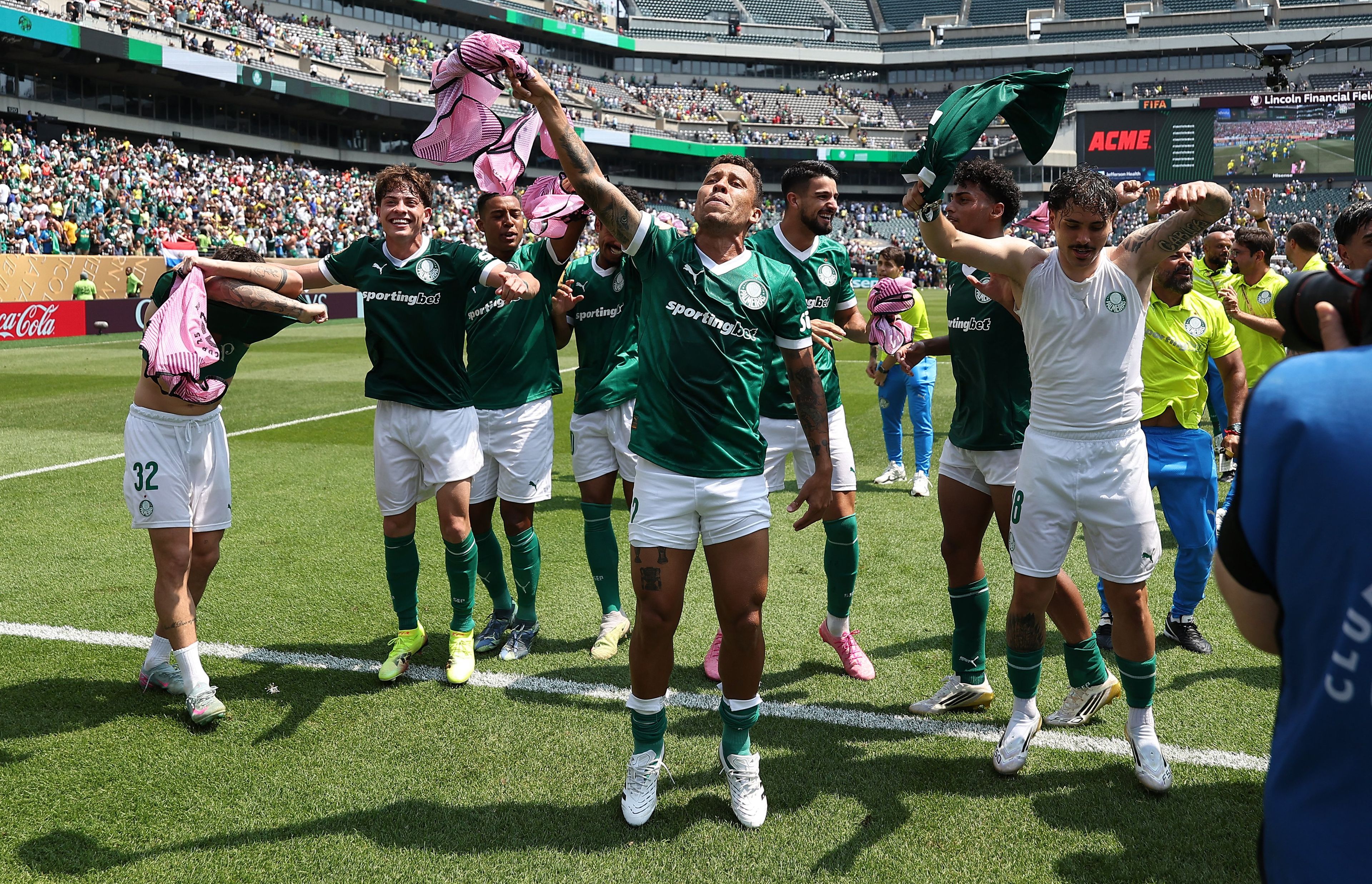 Palmeiras çeyrek finaldeki ilk takım oldu
