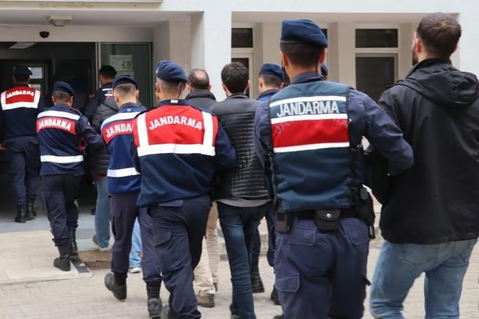Jandarma'dan FETÖ operasyonu: 64 kişi tutuklandı
