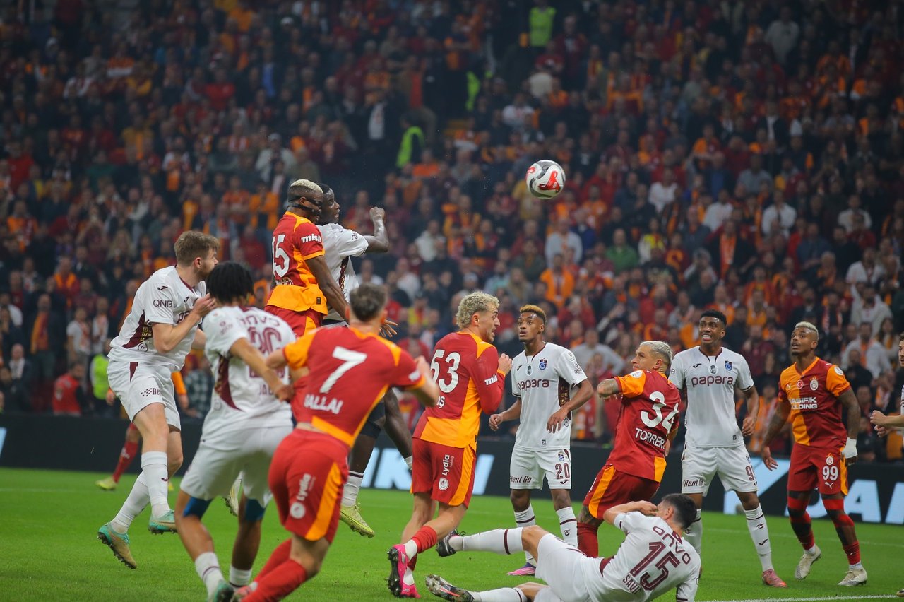 Zirvede puan kaybı