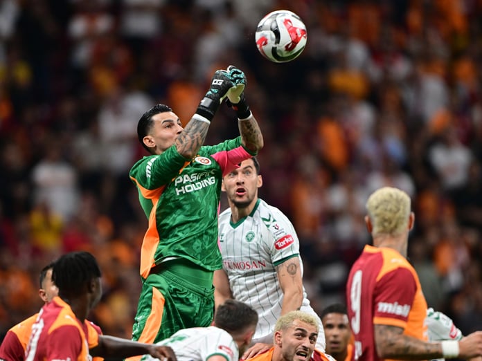 Avrupa'da sarı kırmızı duvar: Galatasaray ve Göztepe'den Avrupa'da savunma dersi