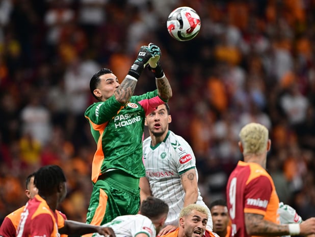 Avrupa'da sarı kırmızı duvar: Galatasaray ve Göztepe'den Avrupa'da savunma dersi