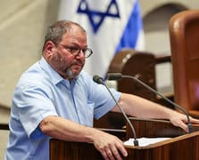 İsrail Meclisi'nde soykırım diyen milletvekili zorla kürsüden indirildi