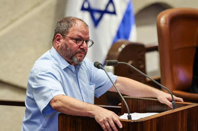 İsrail Meclisi'nde soykırım diyen milletvekili zorla kürsüden indirildi