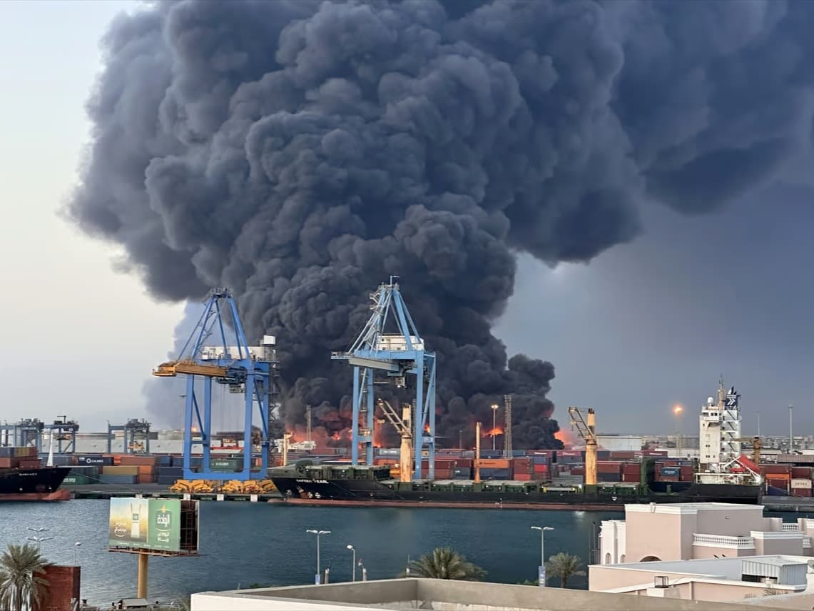 BAE desteklı terör örgütü Port Sudan'a saldırdı