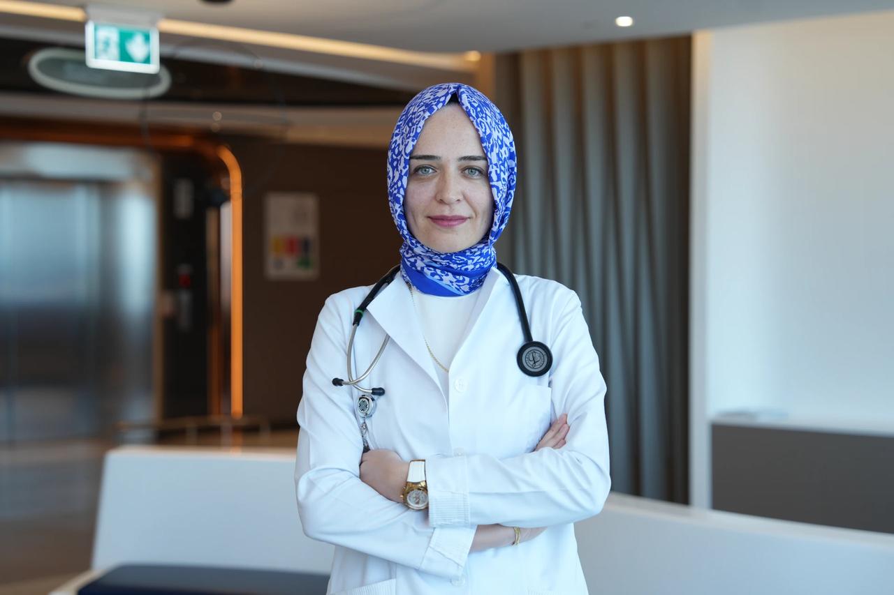 İç Hastalıkları Uzmanı Esra Çokiçli