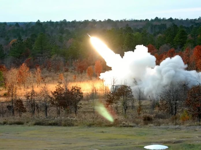 Lockheed Martin ile 4iG, Macaristan için uzun menzilli roket topçu sistemi konusunda anlaşma imzaladı