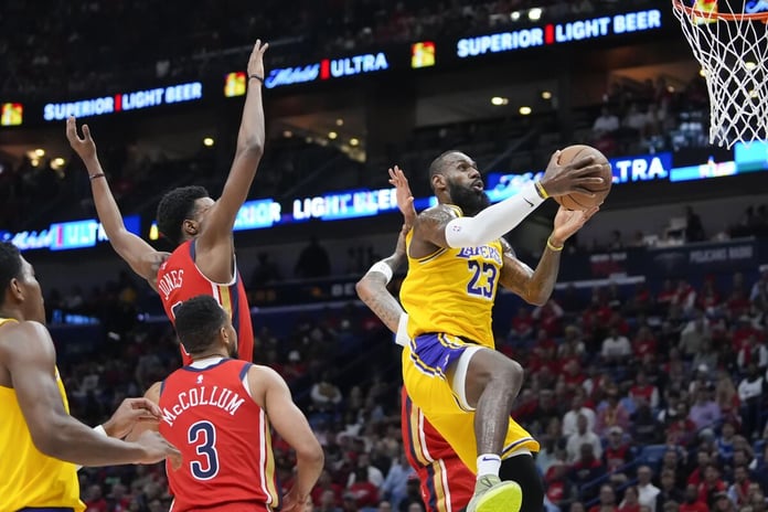 Lakers, Pelicans’ı rahat geçti