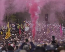 Hollanda ve Fransa'da aşırı sağın yükselişi protest edildi