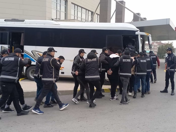 İstanbul'da DHKP-C operasyonu: Belediye çalışanlarına gözaltı