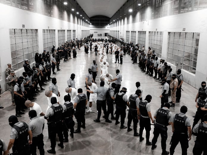 Trump'ın “Yabancı Düşmanlar Yasası”na yüksek mahkemeden onay