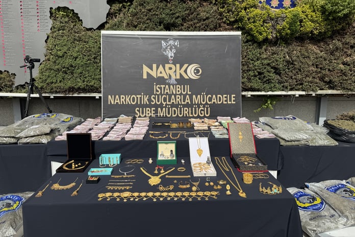 Uyuşturucu operasyonunda 801 kilogram metamfetamin ele geçirildi