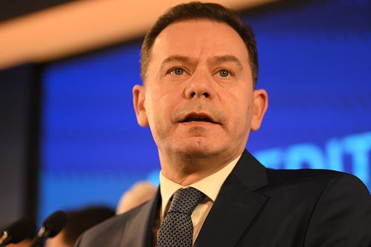 Portekiz'de hükümet düştü