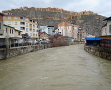 Çoruh Nehri'nin su seviyesi karların erimesiyle iki katına çıktı
