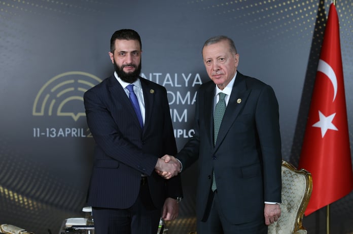 Suriye'de Ahmed Eş Şara dönemi Türkiye için fırsat, İsrail için tehdit