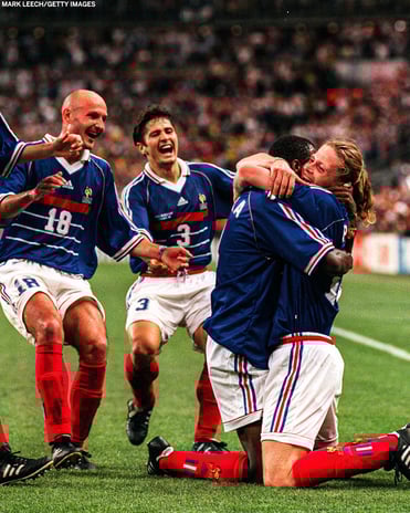 Zidane formasına 30 bin Euro'ya kadar alıcı bekleniyor