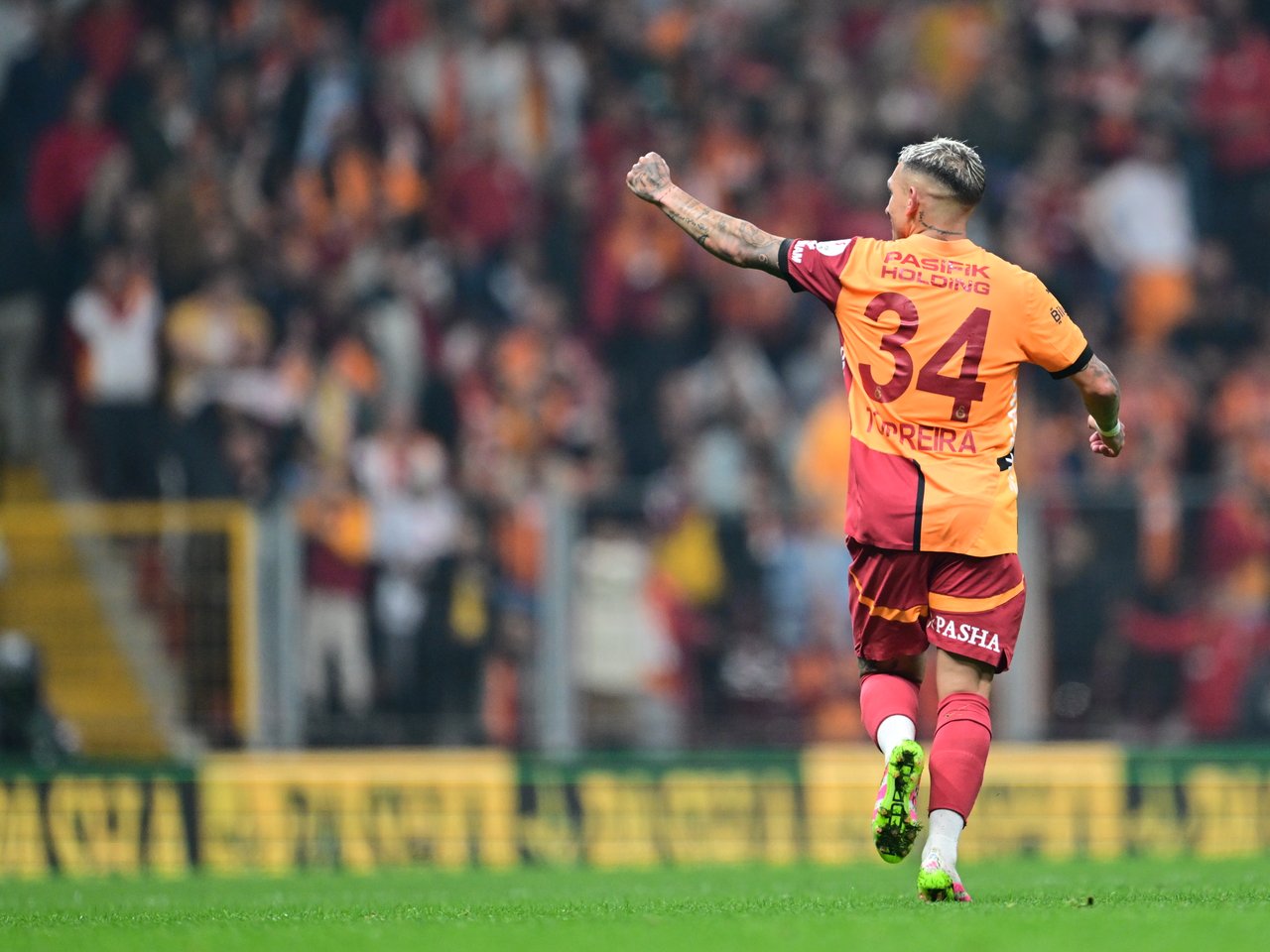 Galatasaray, 3 puanı 2 golle aldı