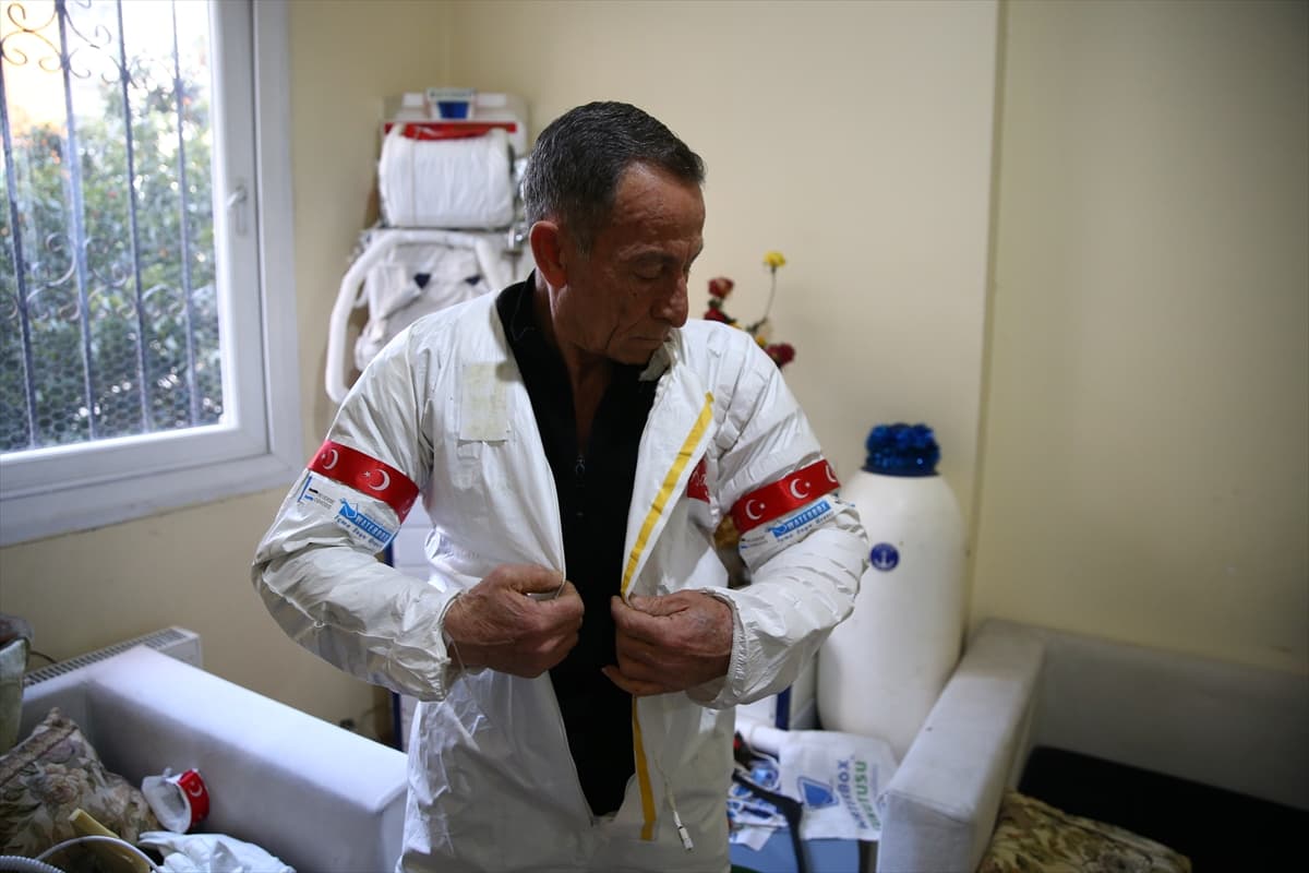 Su tasarrufuna dikkat çekmek için astronot oldu