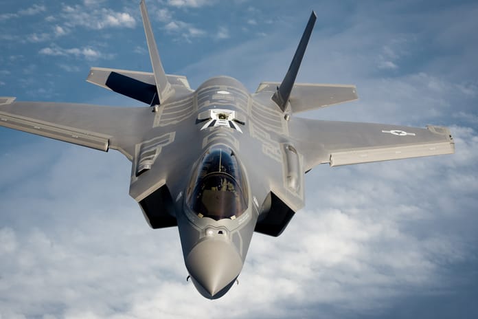 Bombardier CEO'su Kanada'yı F-35 konusunda uyardı