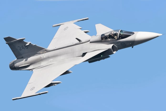 İsveç, Gripen C savaş uçaklarına Taurus füzeleri entegre edecek