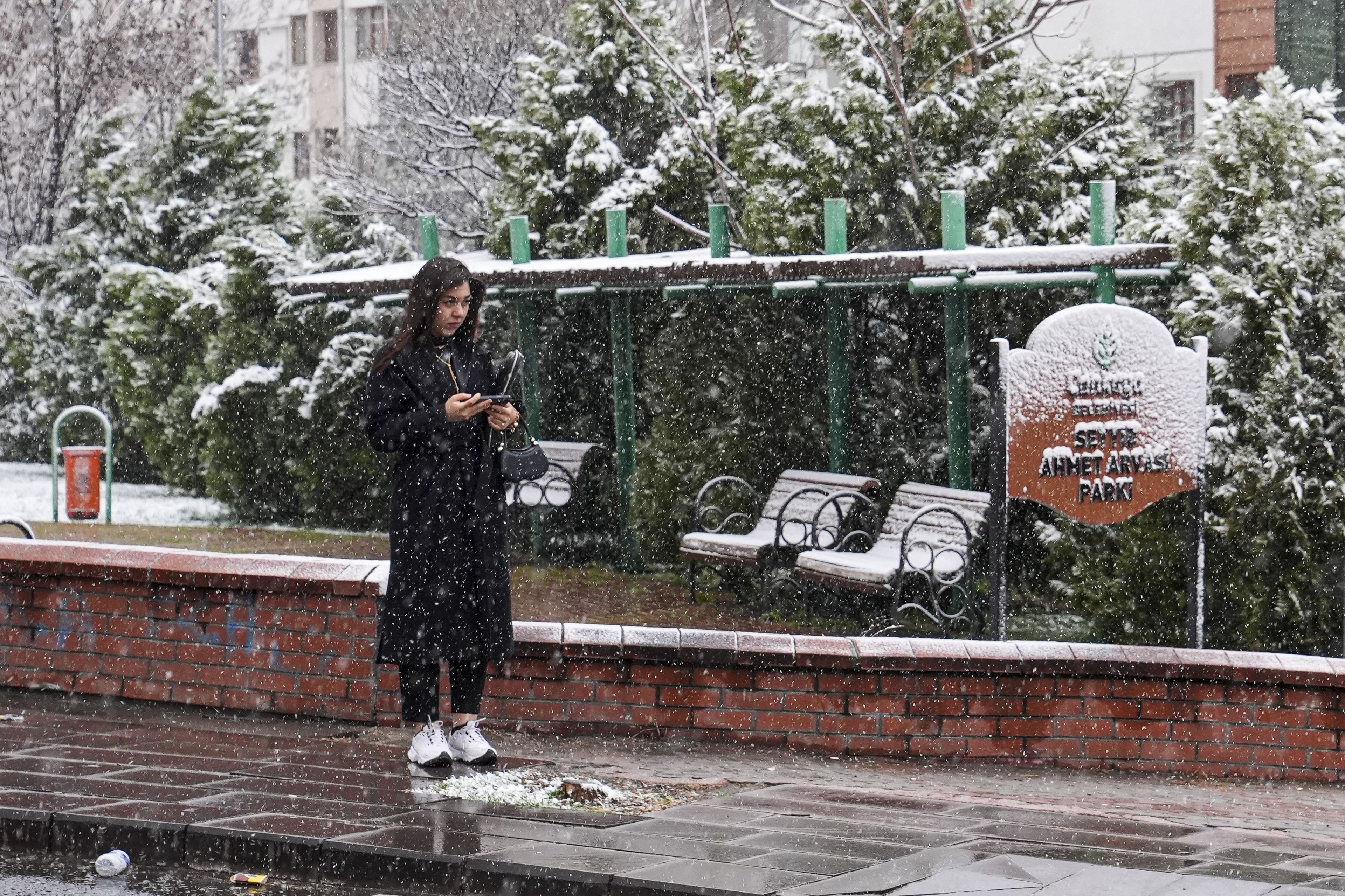 Ankara'da yarın kar sürprizi! Valilikten uyarı geldi