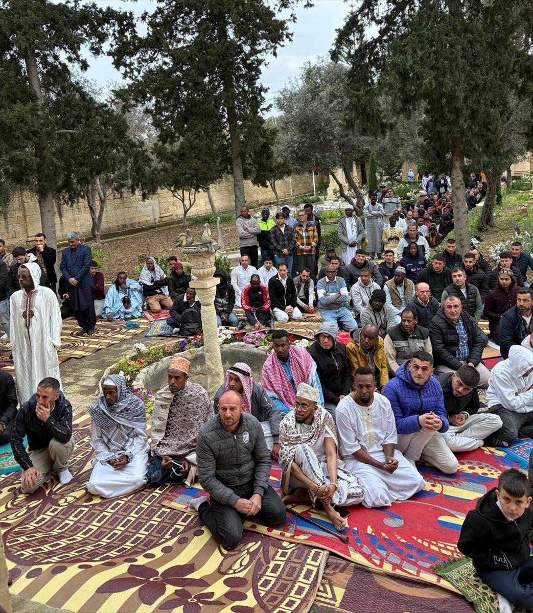 İslam Dünyası Ramazan Bayramı'nı kutluyor