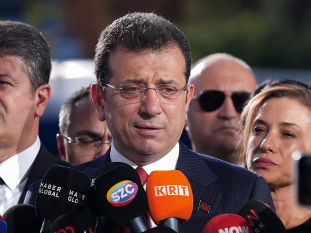 İBB'ye düzenlenen operasyon! İmamoğlu ve yanındakiler hakkında hangi dava ve soruşturmalar var?