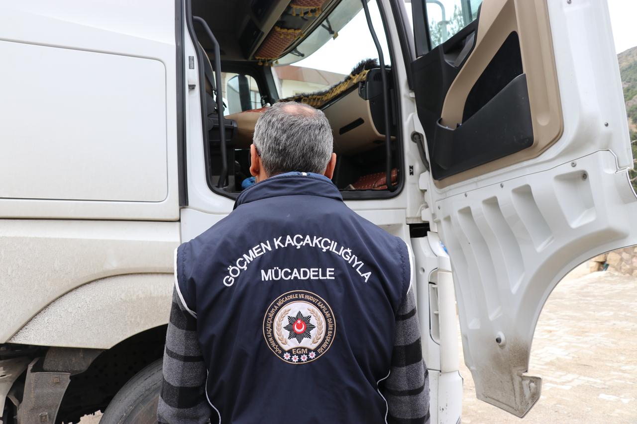  Göçmen kaçakçılığı operasyonlarında 120 organizatör yakalandı