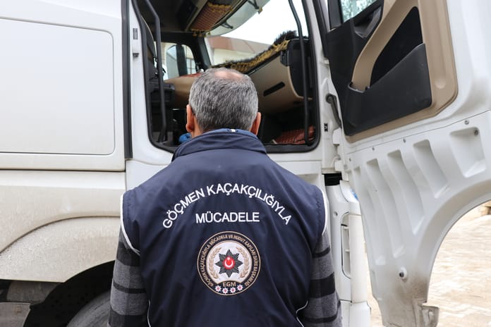  Göçmen kaçakçılığı operasyonlarında 120 organizatör yakalandı