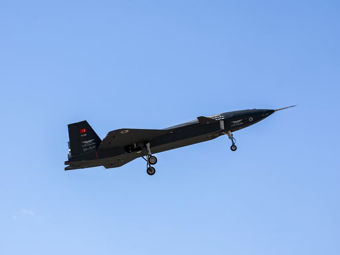 Bayraktar KIZILELMA manevra testini de başarıyla geçti