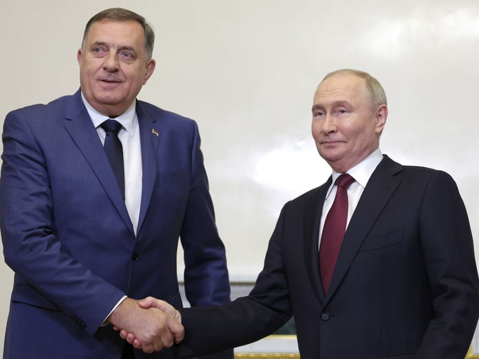 Bosna Hersek'te hakkında tutuklama kararı çıkartılan Sırp lider Milorad Dodik Rusya'ya kaçtı