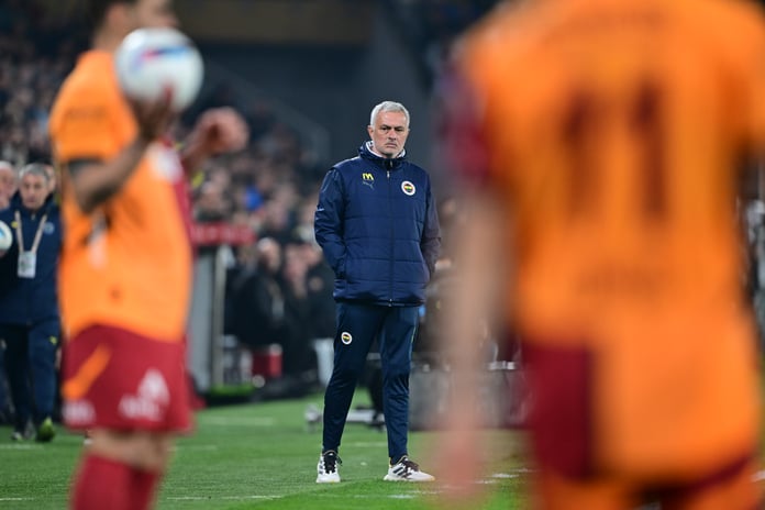 'Sinirli Jose Mourinho'